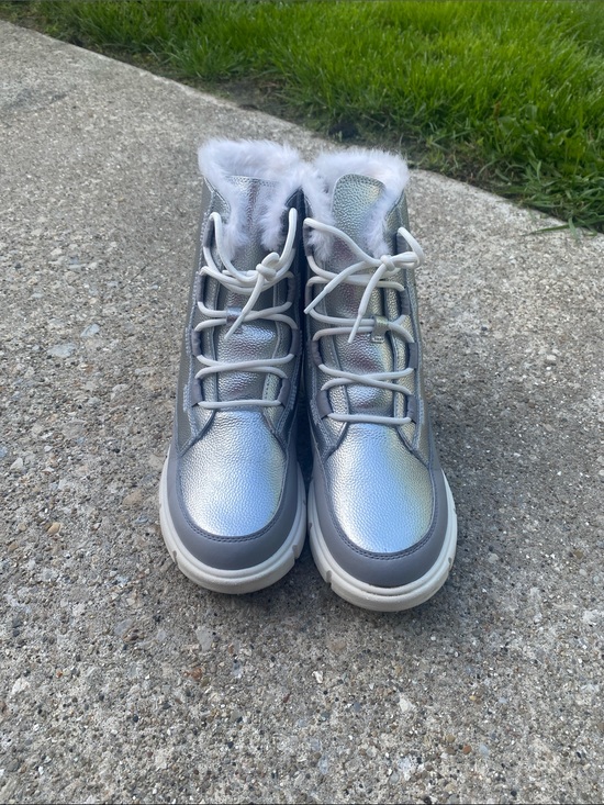 Sorel Other - Sorel Boots Explorer II Girls  Lace up Water Proof Boots  size 6